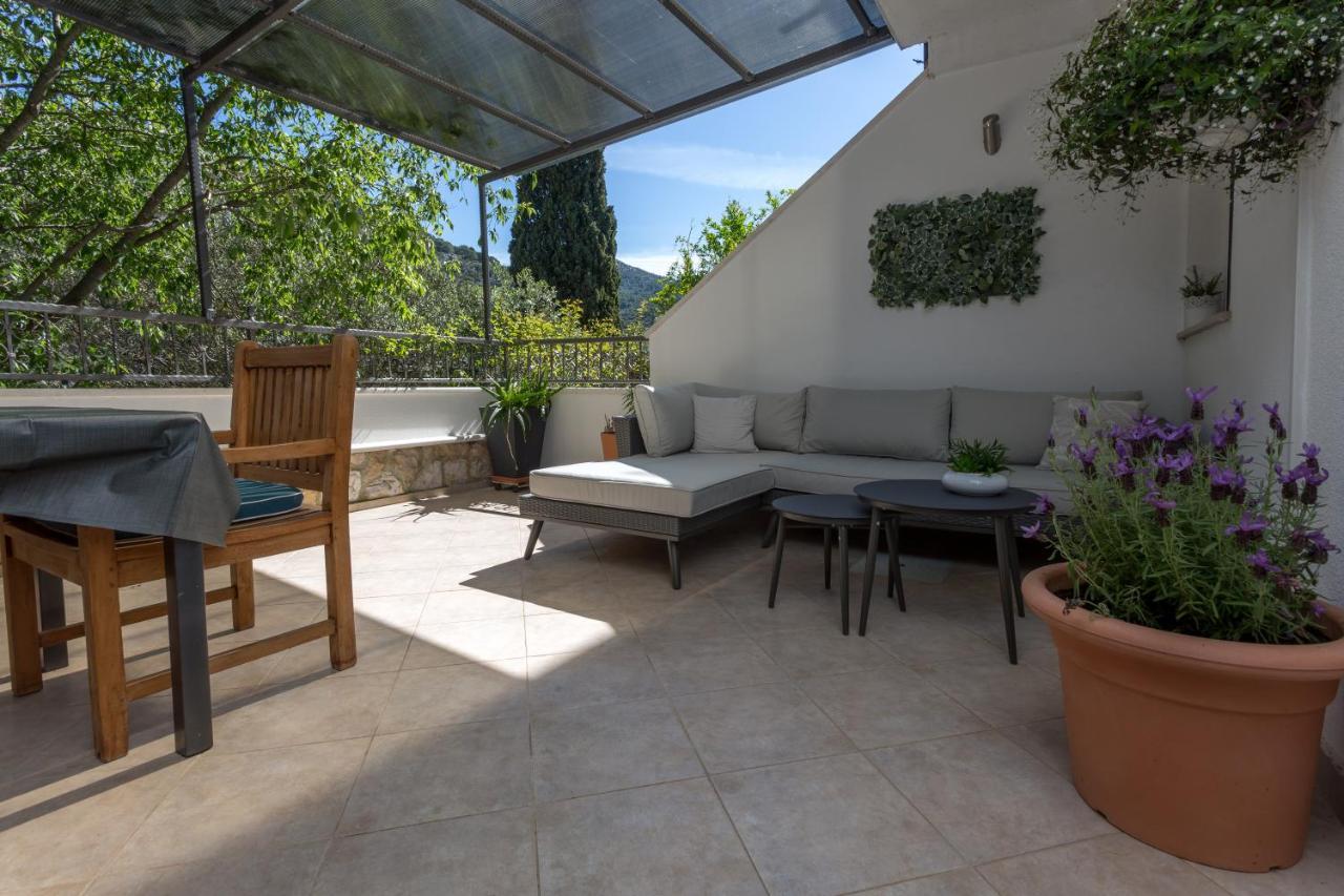 Mamma Mia Apartments-City Center Hvar Town Exterior photo
