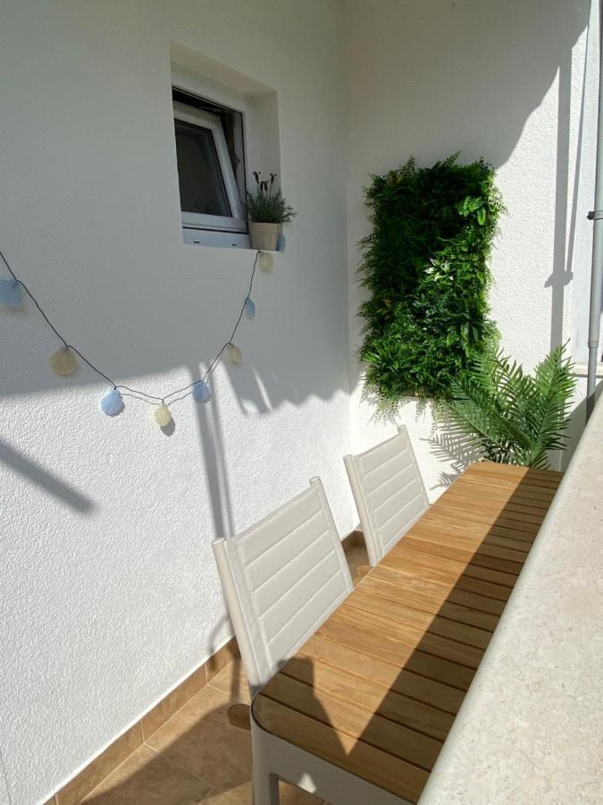 Mamma Mia Apartments-City Center Hvar Town Exterior photo