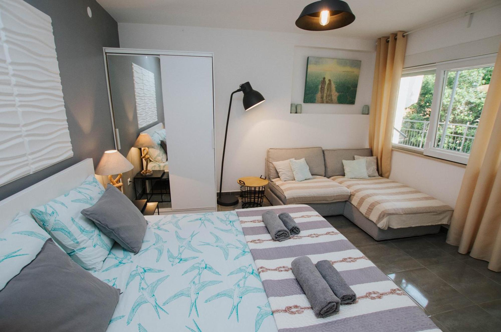 Mamma Mia Apartments-City Center Hvar Town Exterior photo