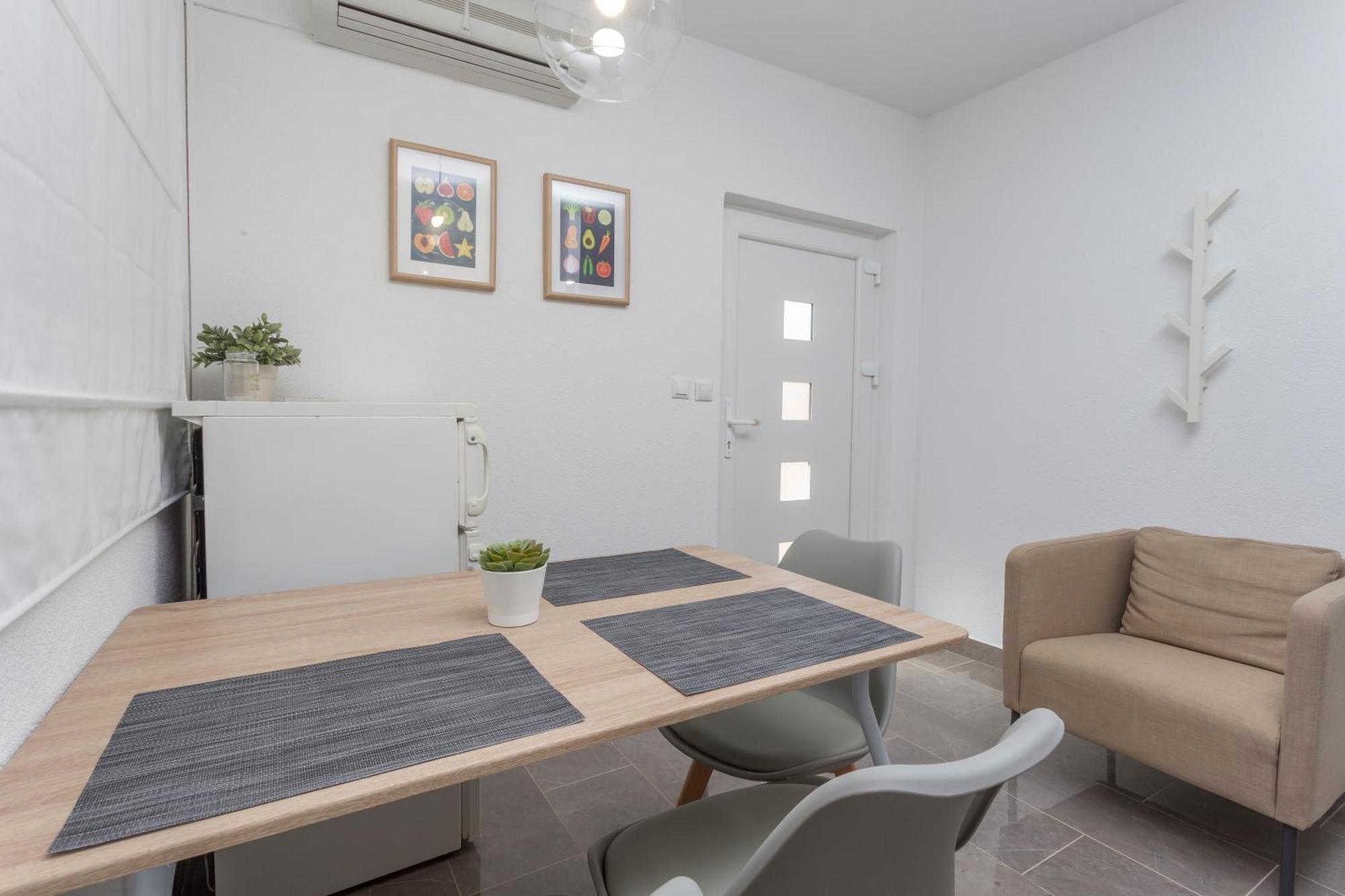 Mamma Mia Apartments-City Center Hvar Town Exterior photo