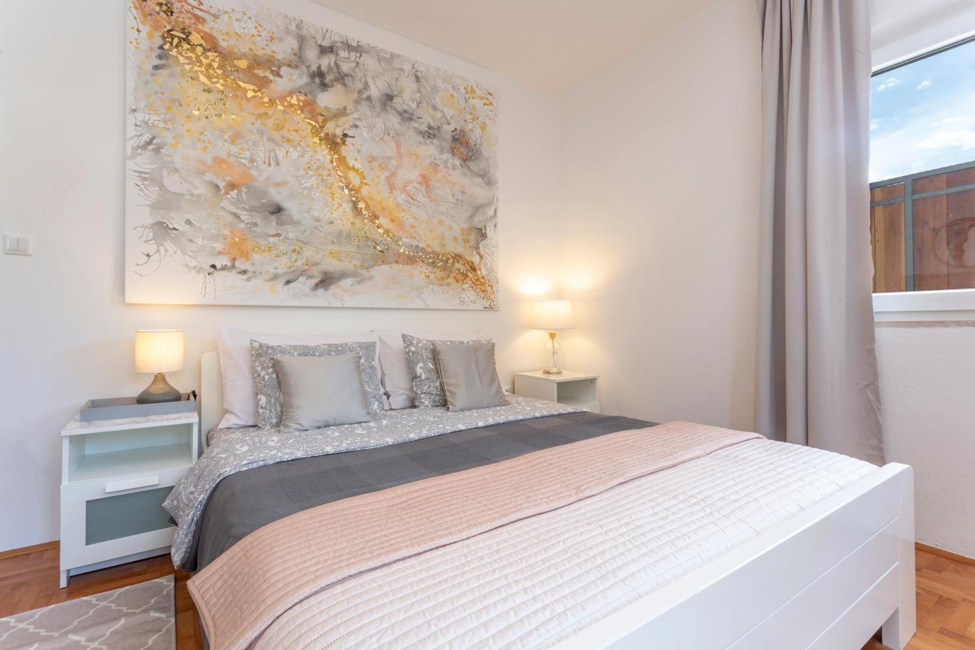 Mamma Mia Apartments-City Center Hvar Town Exterior photo