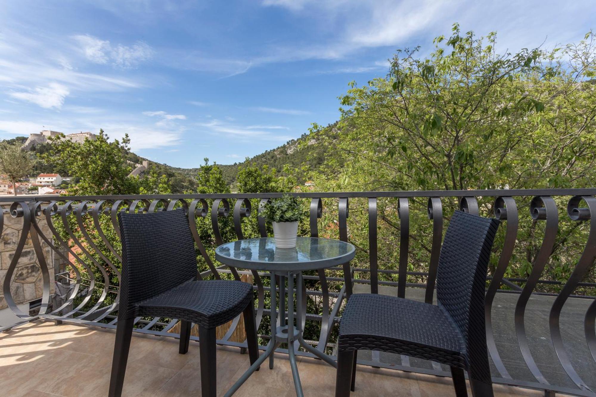 Mamma Mia Apartments-City Center Hvar Town Exterior photo