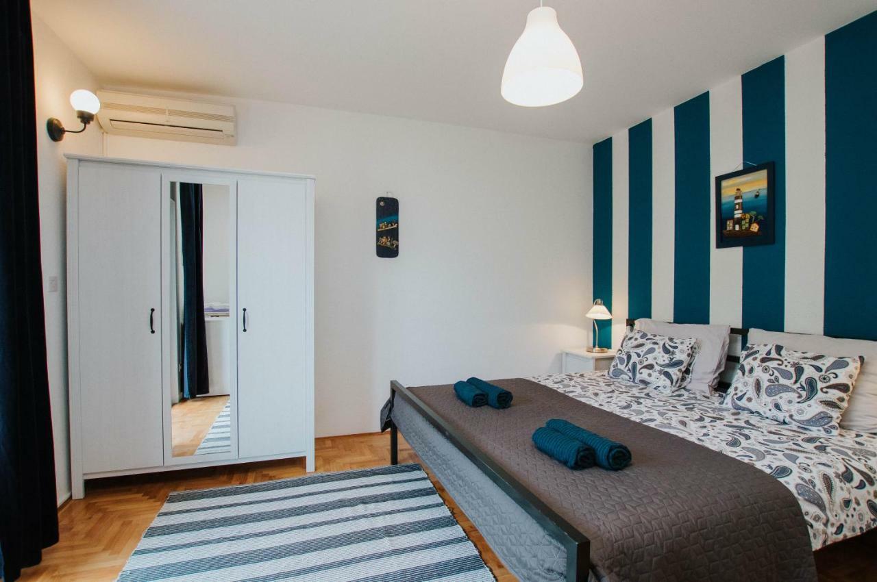 Mamma Mia Apartments-City Center Hvar Town Exterior photo