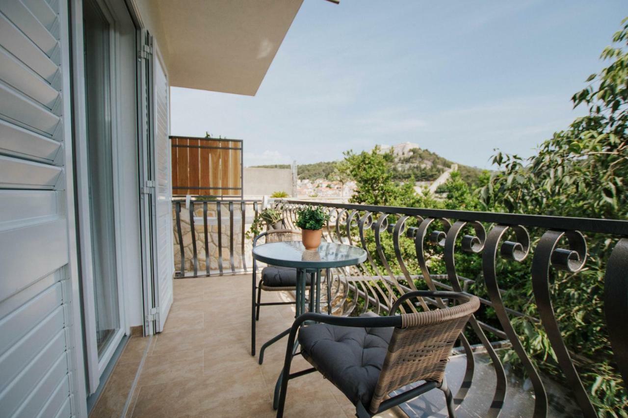 Mamma Mia Apartments-City Center Hvar Town Exterior photo