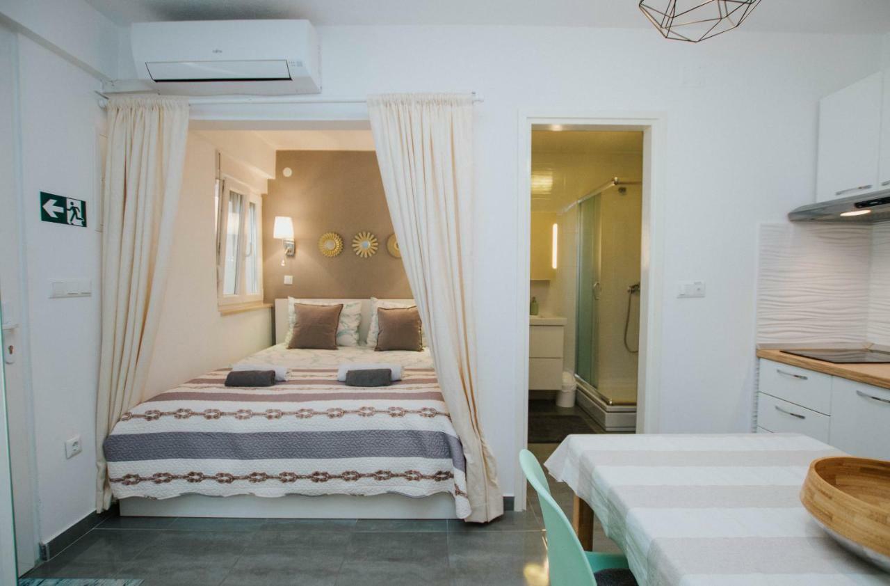 Mamma Mia Apartments-City Center Hvar Town Exterior photo